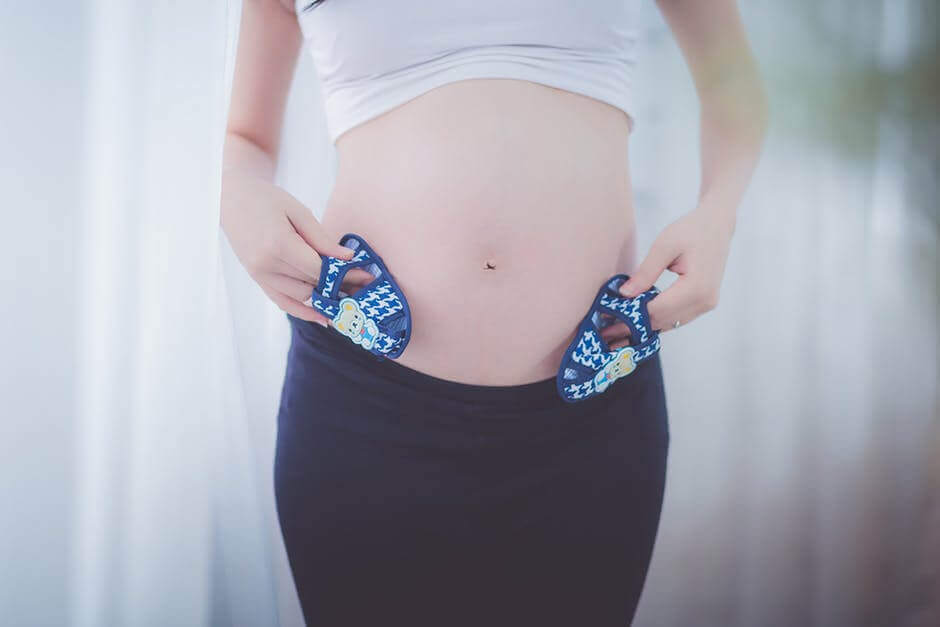 phụ nữ mang thai nên tránh uống bột Neem để phòng sảy thai