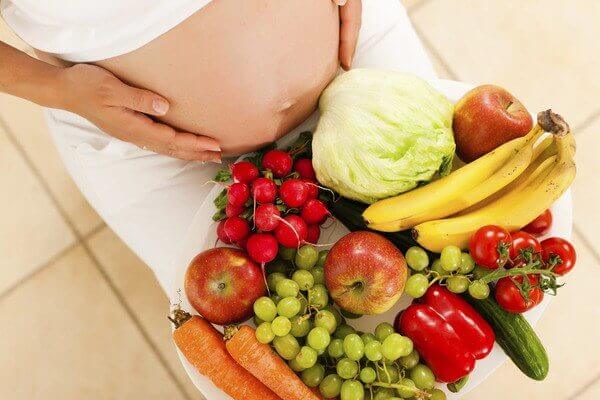 Tìm hiểu tình trạng táo bón khi mang thai tháng đầu